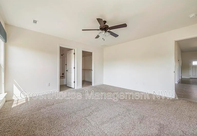 6111 NW McClellen St — Photo 17