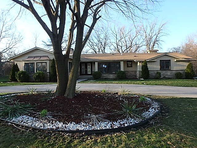 1st image of 114 Graymoor Ln