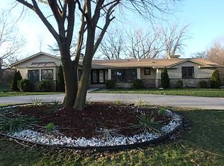114 Graymoor Ln, Olympia Fields, IL 60461