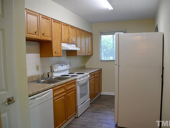 4th image of 130 S Estes Dr #G