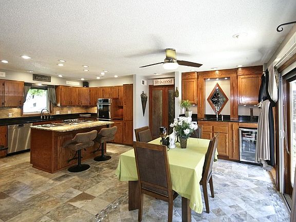 Fantastic heated tile floors throughout the kitchen & dining room area.