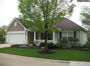 9154 E Windsor Dr, Olmsted Falls, OH 44138