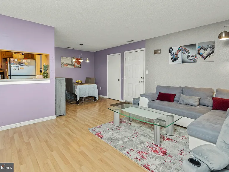 2001 Ravens Crest Dr — Photo 2