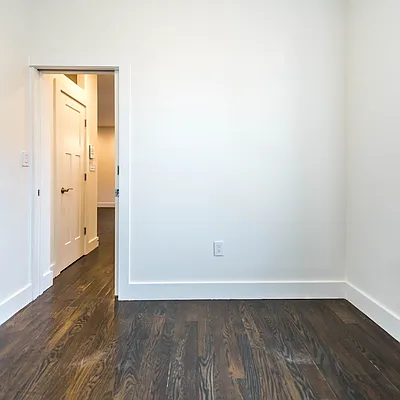 Rented by Nooklyn NYC LLC | media 19