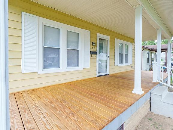 4th image of 104 Gilmour Ct