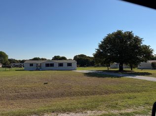 239 Cedar Dr, Azle, TX 76020