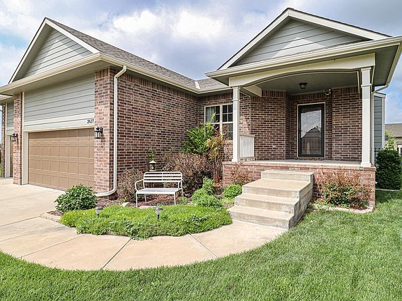 3rd image of 2627 N Bluestone Ct