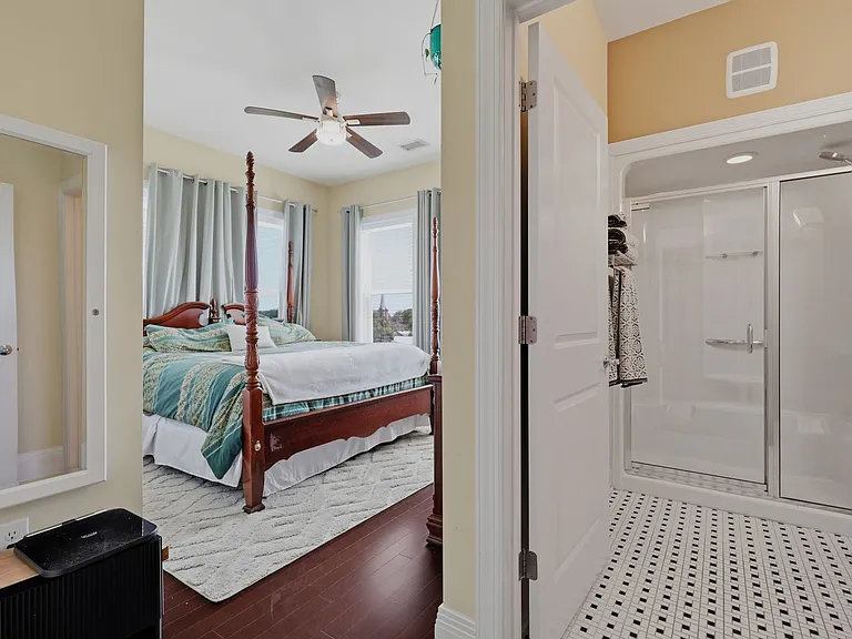 619 N 4th St #301 — Photo 13