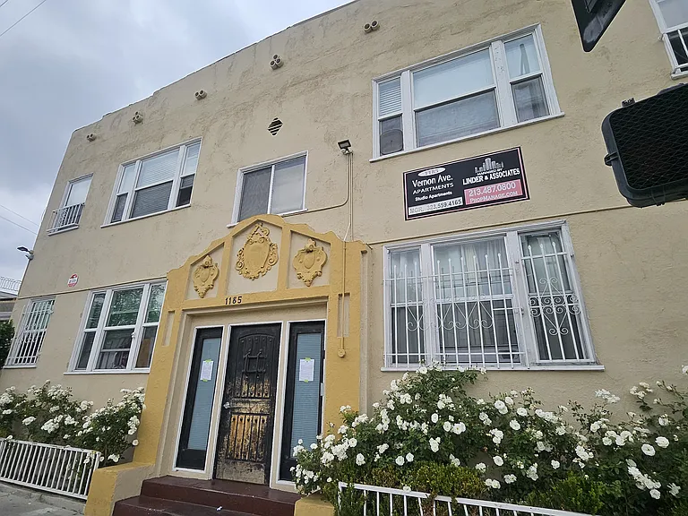 1185 E Vernon Ave #20 — Photo 7