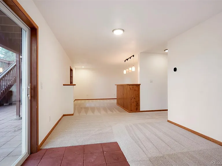 687 Crescent Lake Rd — Photo 22