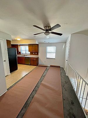 4th image of 30 Bradley Ct #B