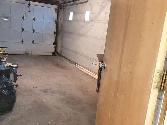 5th image of 3858 W Lunt Ave