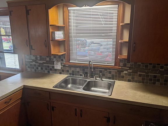 kitchen sink/new tile backsplash