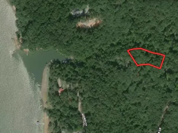 31-35 Occoneechee Dr W, Clarksville, VA 23927