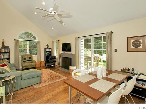 3rd image of 1001 Kensington Way