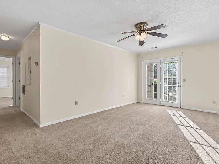 403 Wormwood Ln #H — Photo 6