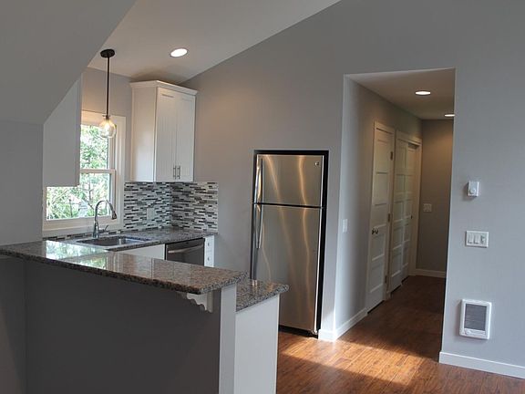 Kitchen bar