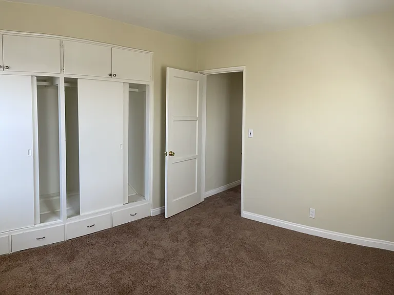 917 W 81st St #3 — Photo 15