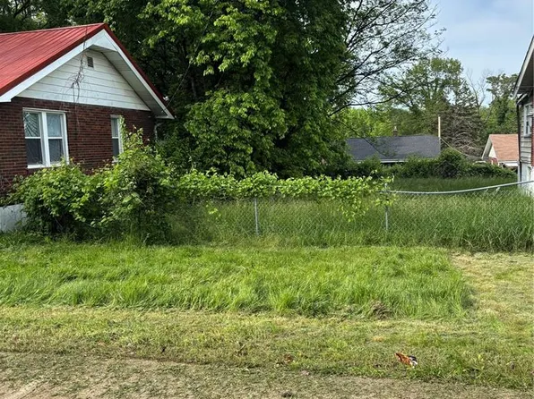 7337 Doncaster Dr, Saint Louis, MO 63133