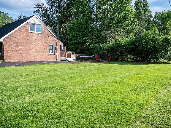 Corner lot/side yard