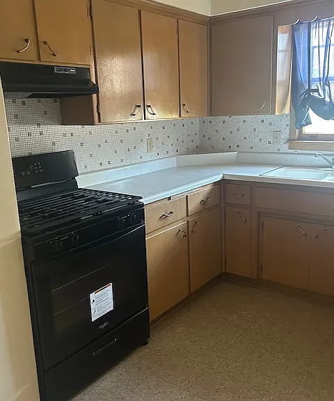 1334 W 28th St #2 — Photo 5