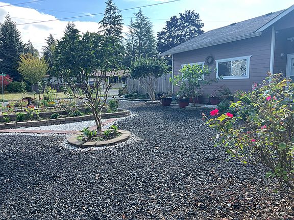 2nd image of 16405 NE 12th St