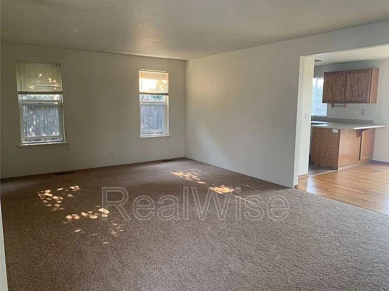 210 Sweetbrier Dr — Photo 7