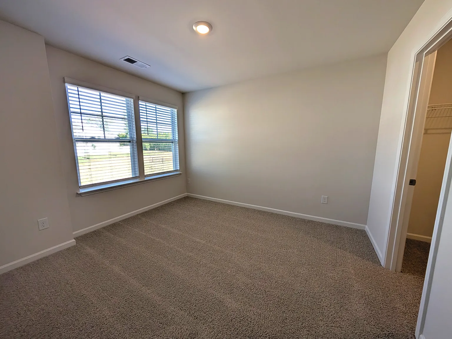 1664 Hallview Court - 1 — Photo 3