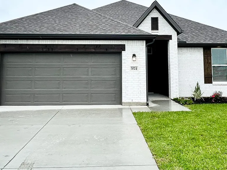 3024 Teller Dr — Photo 1