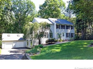 11 Hunting Hills Dr, Southington, CT 06489