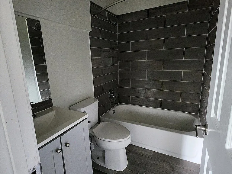 4710 Pelican St #1 — Photo 13