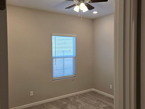 4th image of 36876 W Santa Maria St