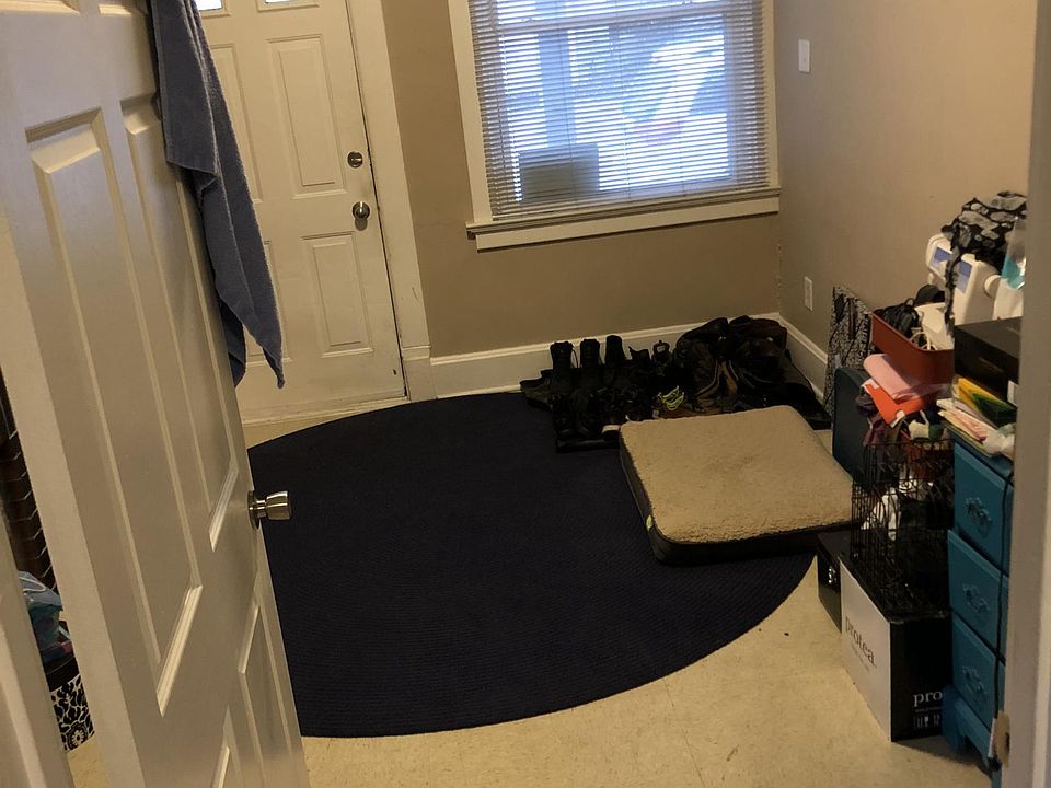 Foyer/Bedroom 2