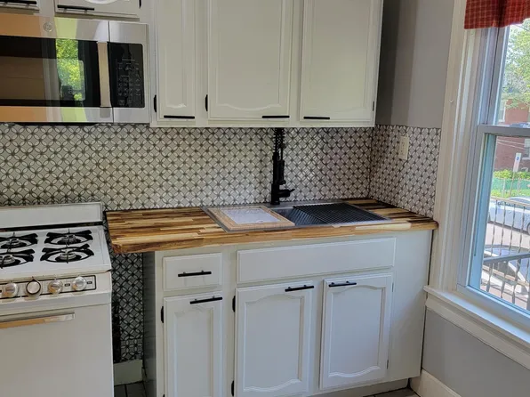 2418 State St APT 5, Harrisburg, PA 17103