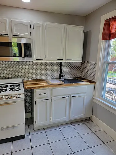 2418 State St #5 Photo 1