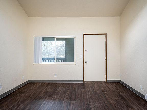 3rd image of 451 W Broadway #875-22