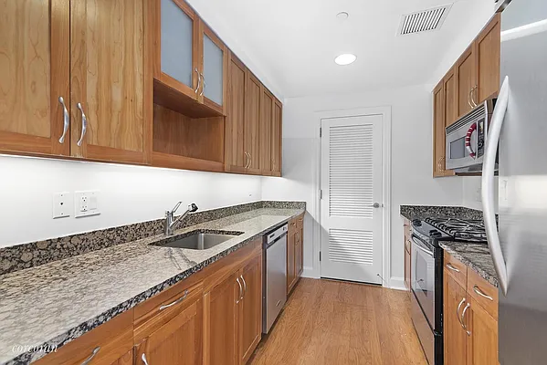 Rented by Corcoran | media 15