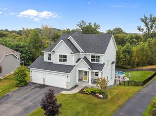1128 Pine Hill Ln, Saint Paul, MN 55127