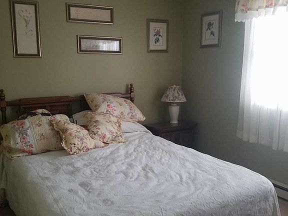2nd image of 102 Meadowbrook Dr