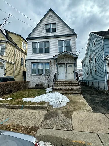 318 Ampere Pkwy #2 Photo 1