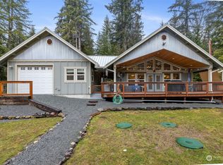 201 Paradise Dr, Kalama, WA