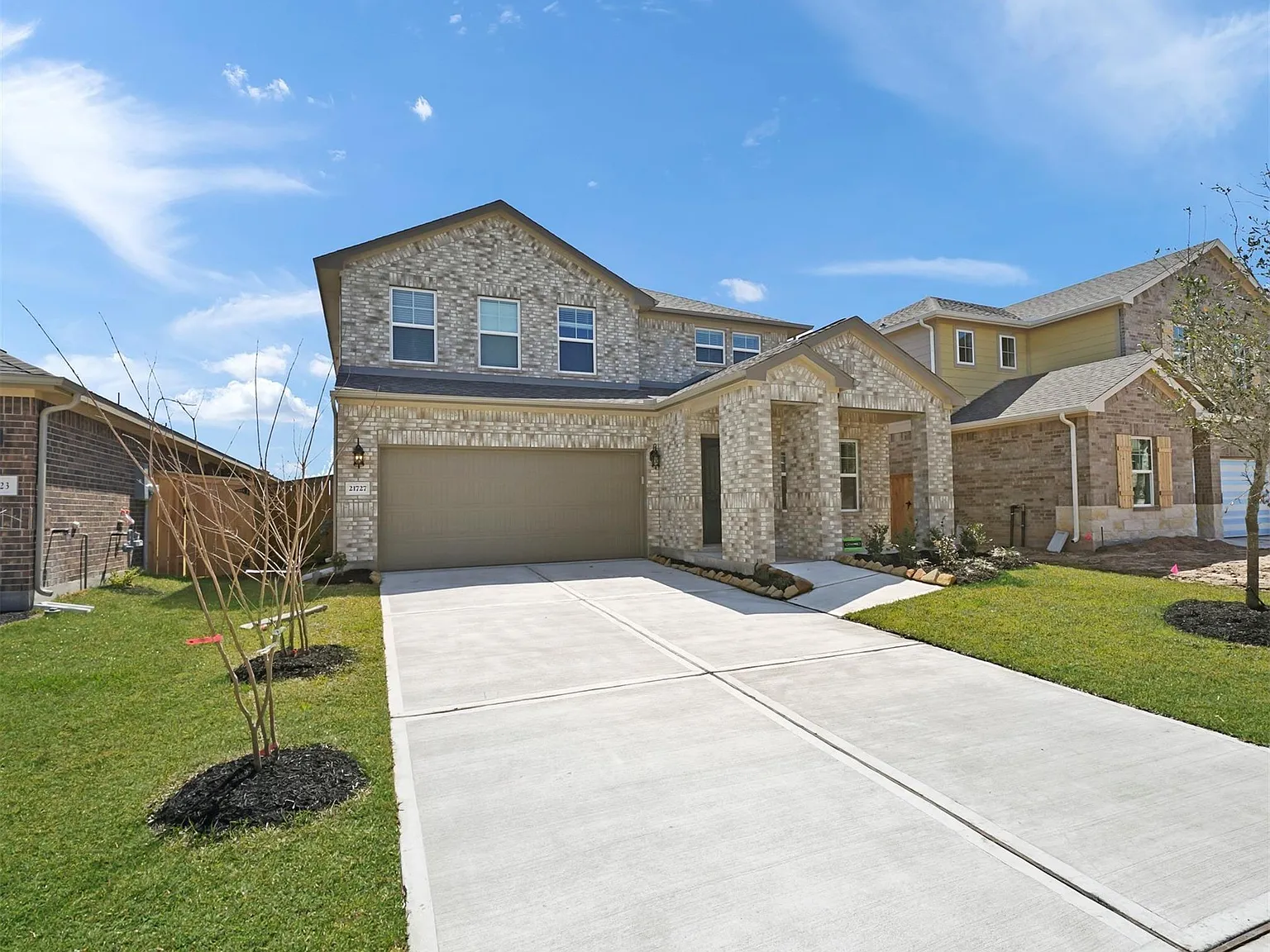 5 bed, 4.0 bath, 2848 sqft, $3,000 — Photo 2