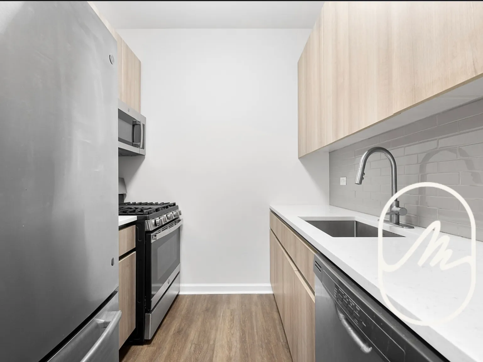 15 Park Row — Photo 3