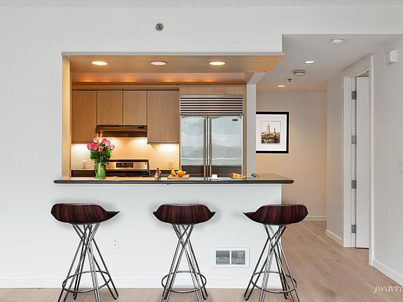 3rd image of 219 Brannan St #3HH