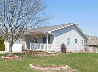 705 Borden Ave, Sycamore, IL 60178