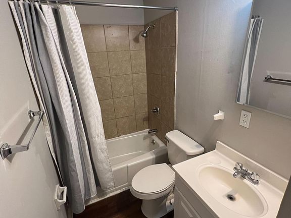 4th image of 3103 Barnett Ave #B