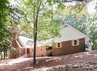 145 Essex Cir, Fayetteville, GA 30215