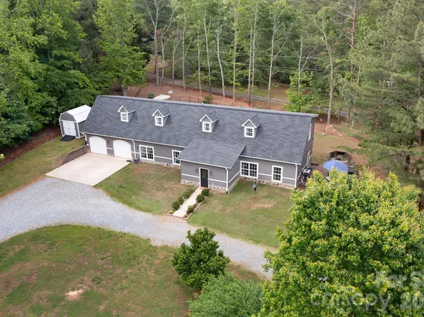 3860 Landrum Rd, Columbus, NC 28722