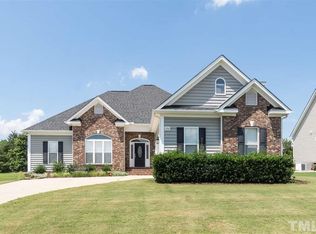206 Hocutt Farm Dr, Clayton, NC 27527
