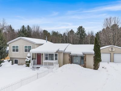 802 Olson Dr, East Jordan, MI, 49727